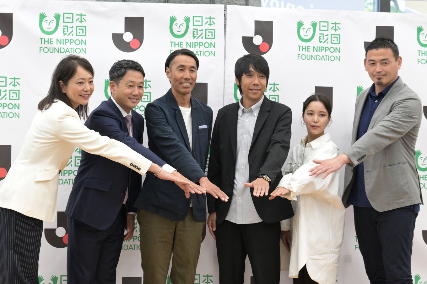 Photo of Naoko Imoto, Jumpei Sasakawa, Takayuki Tsujii, Kengo Nakamura, Sara Takanashi, Ayumu Goromaru