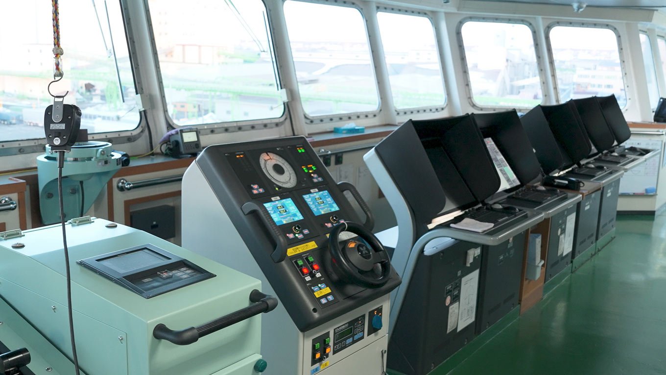 Photo of automated navigation system on board the Hokuren Maru No. 2