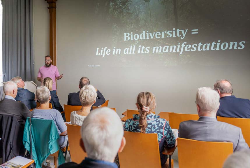 Photo of a lecturer speaking