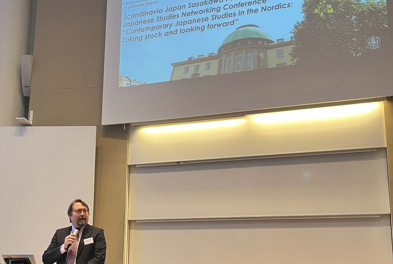 Photo of a lecturer speaking