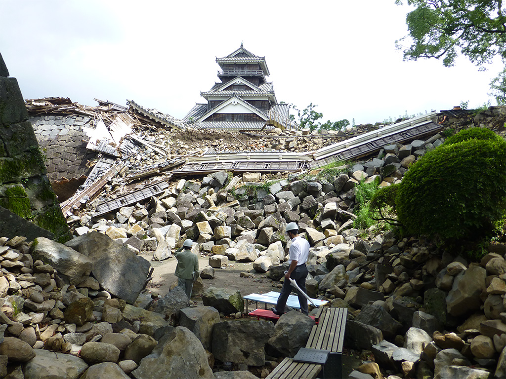 Photo of damage to Kumamoto Castle